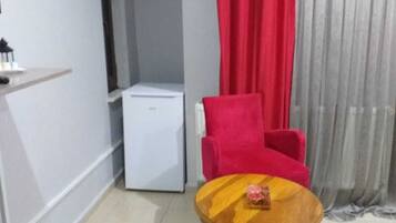 Exclusive-Dreibettzimmer | Schreibtisch, kostenloses WLAN, Bettwäsche