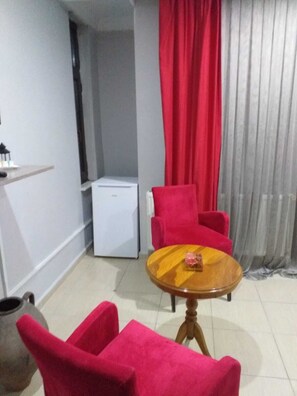 Desk, free WiFi, bed sheets - Ayışığı Gönen Kaplıcaları (Gonen)