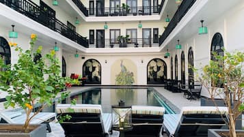 Outdoor pool, pool loungers