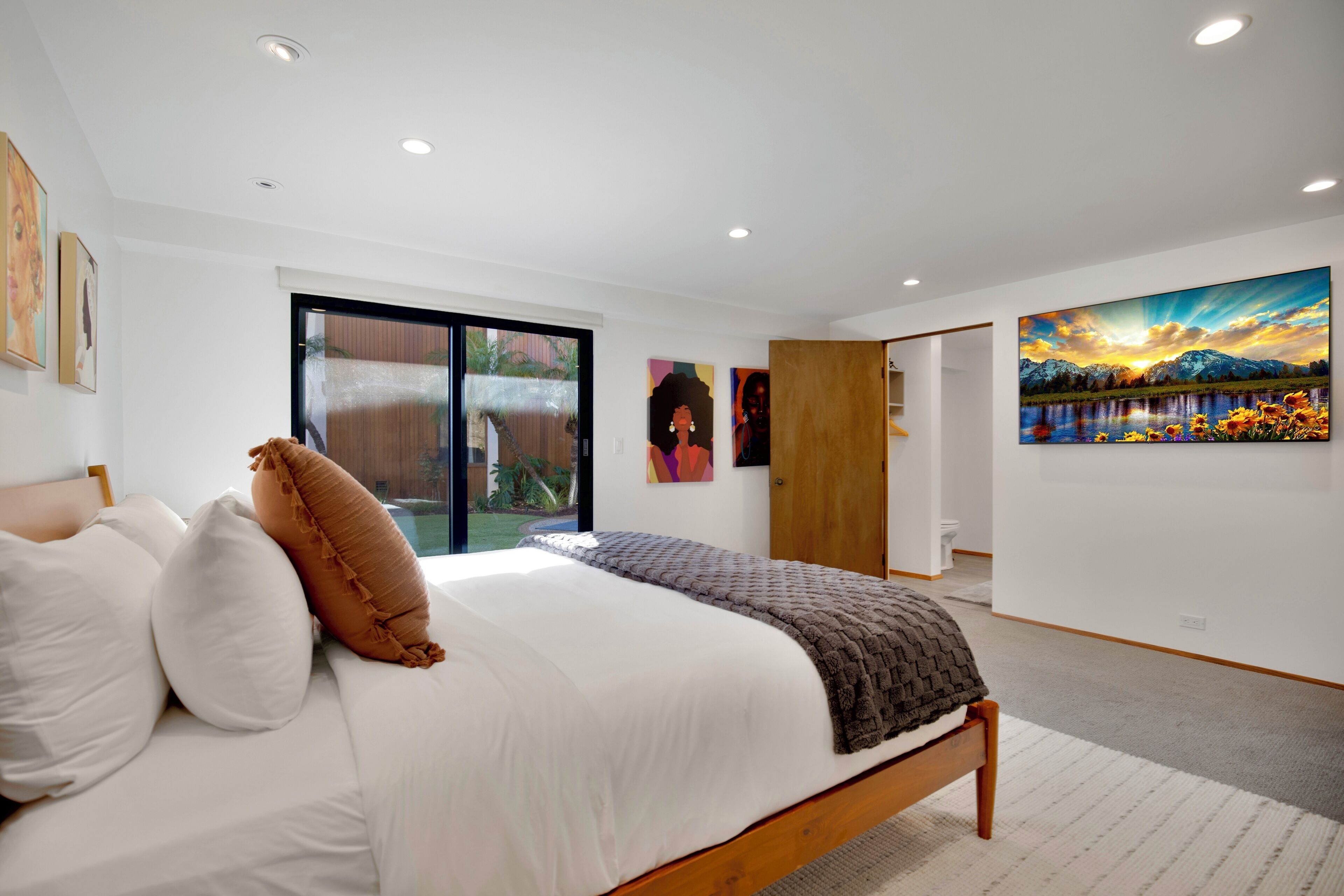 7 bedrooms, iron/ironing board, WiFi, bed sheets