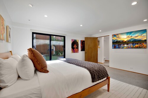 Via Vallarta - An Architecturally Significant California Modern Home