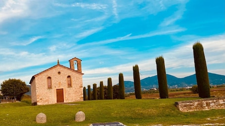Exterior. Villino San Silvestro – Independent Cottage Surrounded by Nature and Relaxation