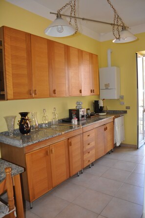 Private kitchen - Apartment with all amenities (Pozzuoli)