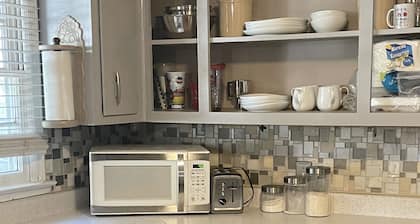 Cheerful two bedroom one bath duplex