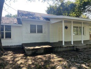Exterior - Cheerful two bedroom one bath duplex (Montgomery)