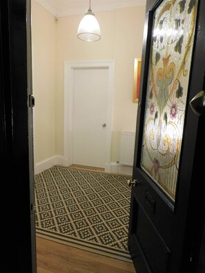 Interior - Beautiful & spacious 2 bed apt in Glasgow West End (Glasgow)