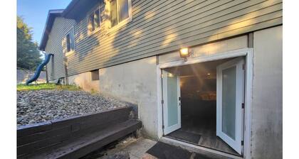 Large Basement 2 room Apartment, Totally private!