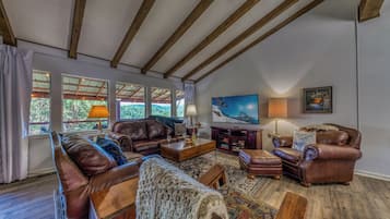 House (3 Bedrooms) | Property amenity