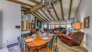 House (3 Bedrooms) | Property amenity