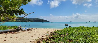 Quiet, cozy with a great view! (Breakfast Included)