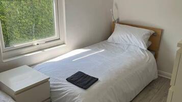 Apartment | 3 bedrooms, iron/ironing board, free WiFi, bed sheets