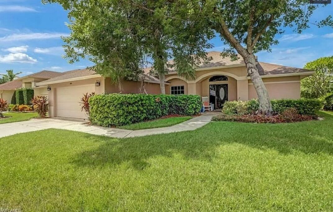 5 Miles from Beach & 5th Avenue Downtown!