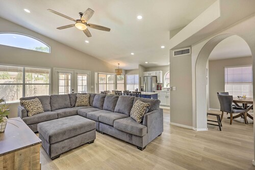 Patio + Fenced Yard: Family Retreat in Phoenix!