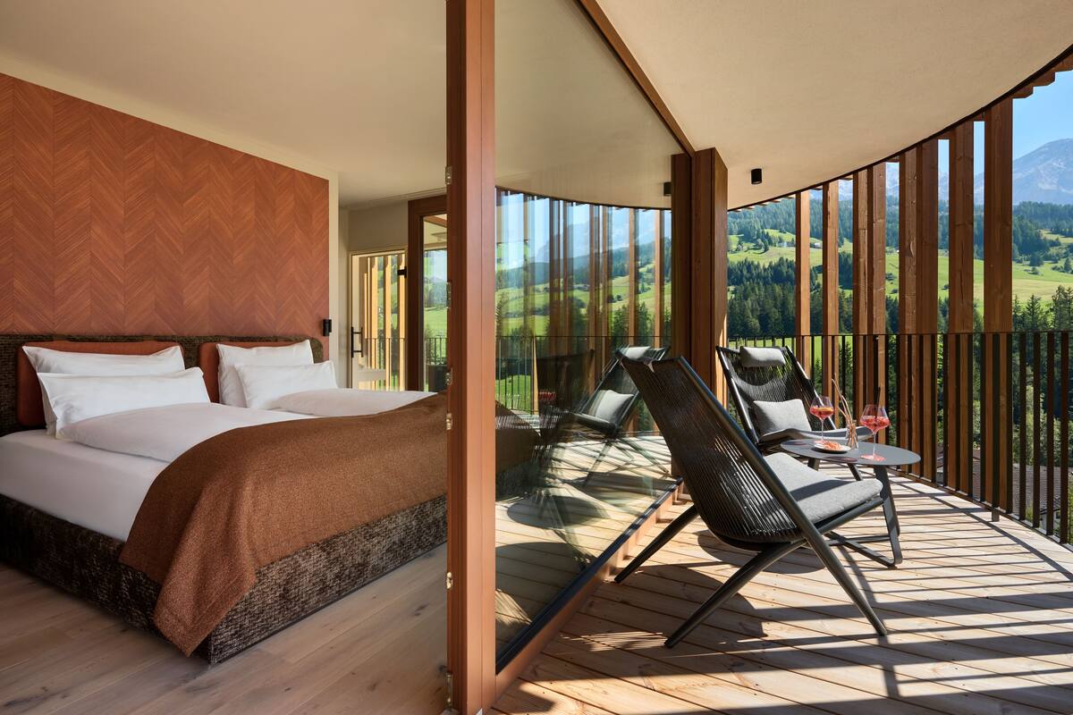 Sauna Suite | 1 bedroom, Frette Italian sheets, premium bedding, Select Comfort beds