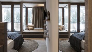 Deluxe Room | 1 bedroom, Frette Italian sheets, premium bedding, Select Comfort beds