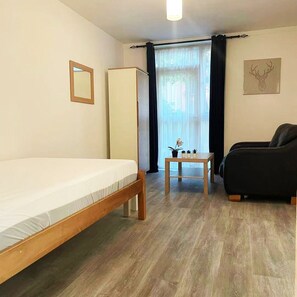 1 bedroom, free WiFi, bed sheets