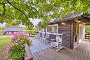 Terrace/patio - Cozy Ferndale Studio on 20-Acre Working Farm! (Ferndale)