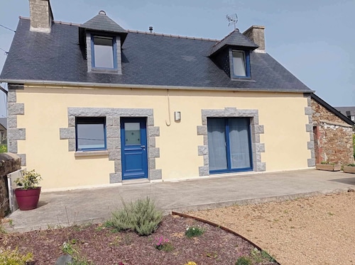 Small renovated house close to the sea. Ideal for family vacations