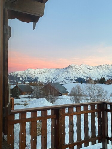 CHALET 12-14 Personnes 200 Metres des pistes