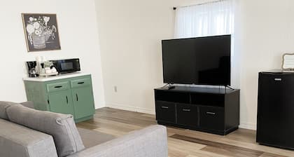 Cozy Country Suite