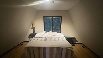 3 chambres, fer et planche à repasser, accès au Wi-Fi (inclus)