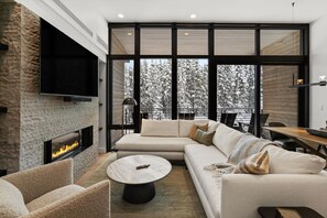 Téléviseur, foyer, chaîne audio, bureau