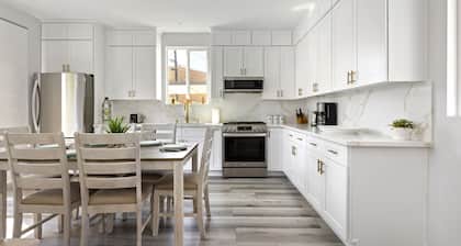 ༄Adorable༄ 3 bedroom home with Hot Tub & more