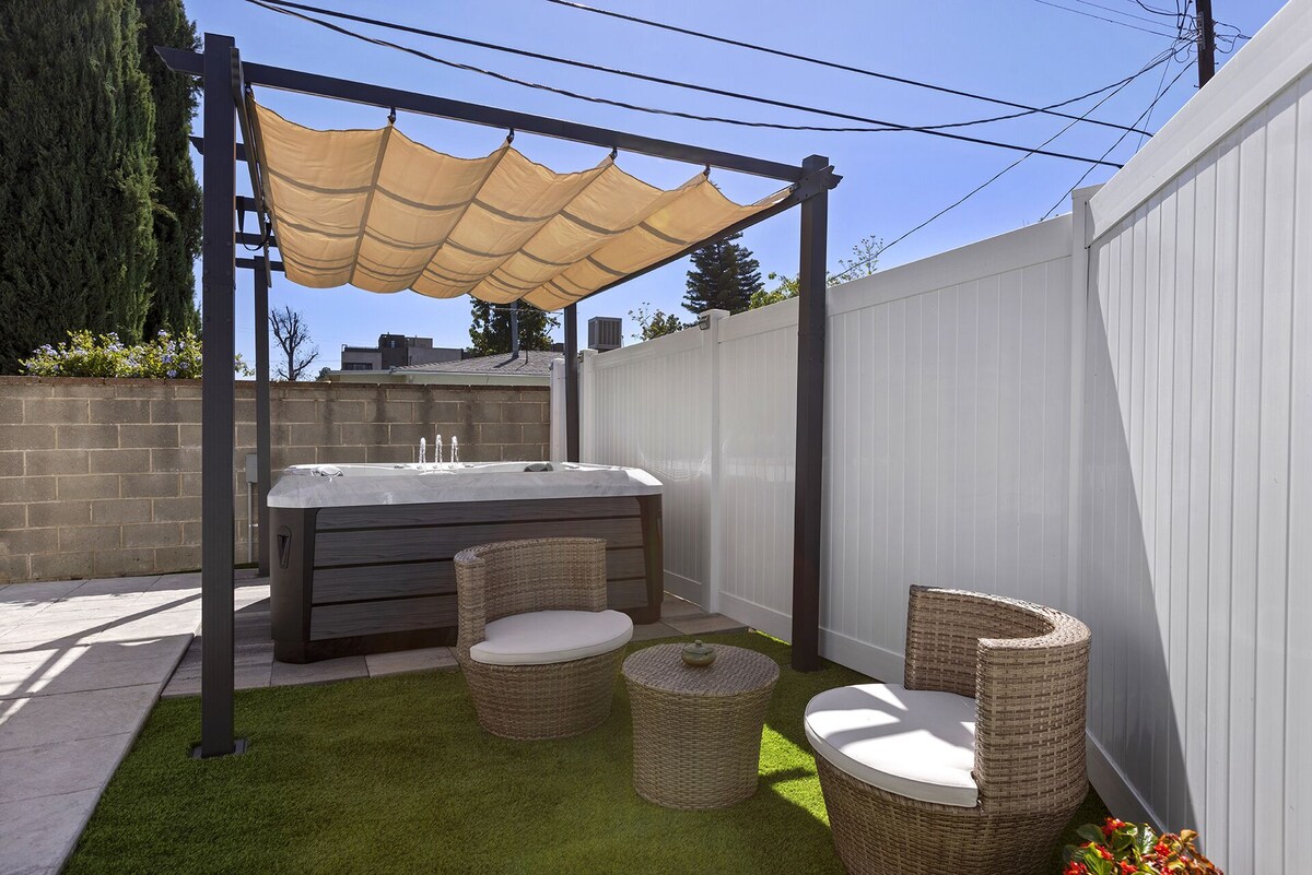 ༄Adorable༄ 3 bedroom home with Hot Tub & more