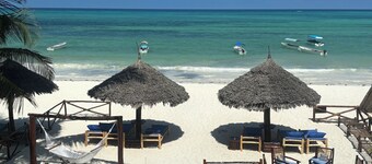 Seafront villa and private pool