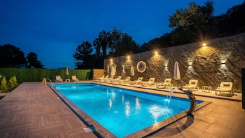 Seasonal outdoor pool