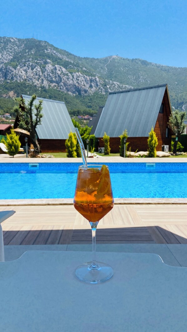 Piscina a l'aire lliure de temporada 