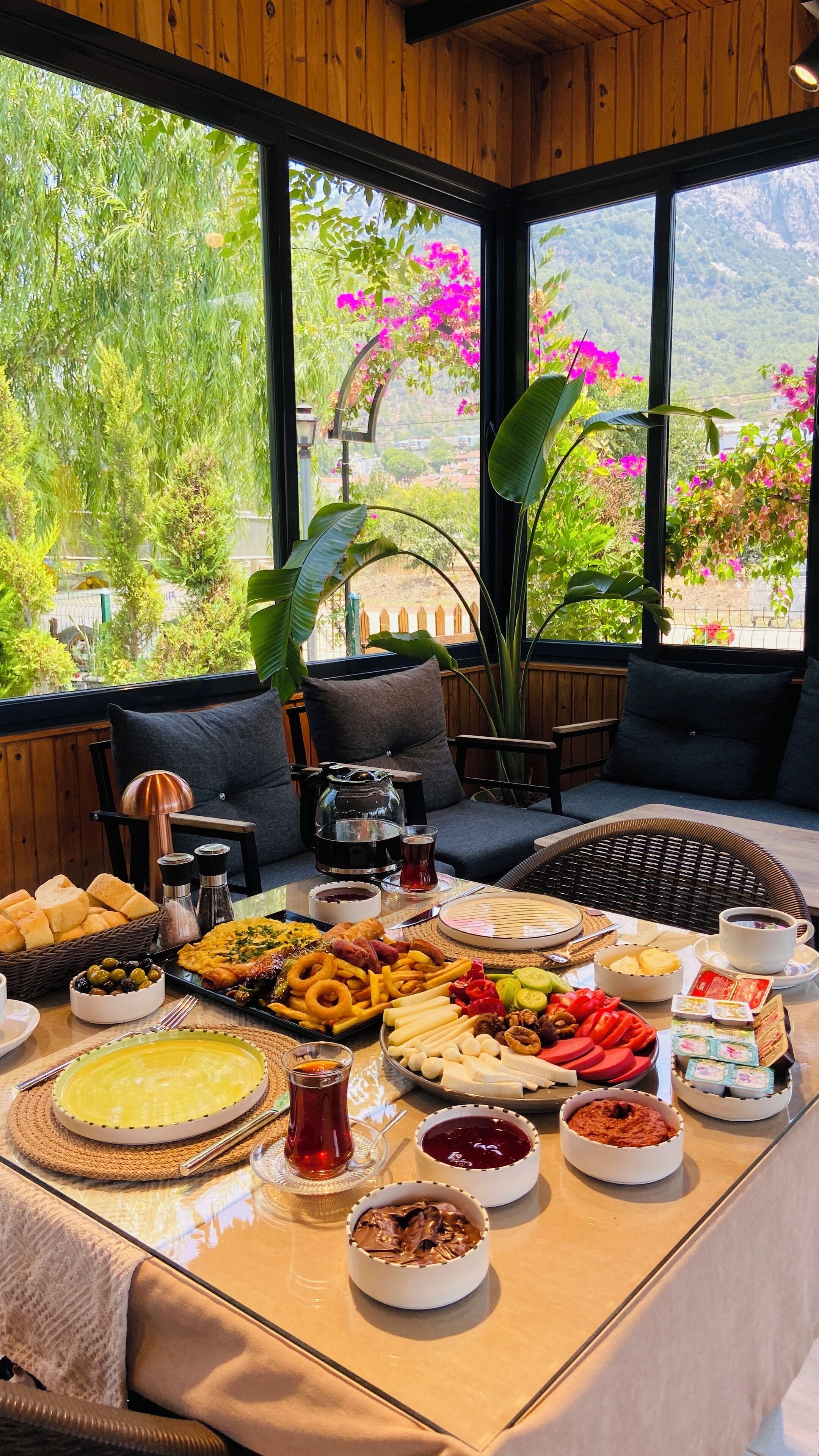 Desayuno de cocina local incluido todos los días