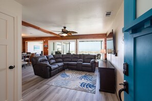 Smart TV, chimenea
