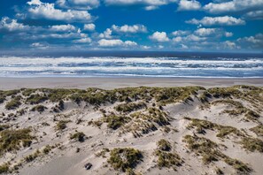 Una playa cerca