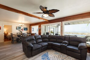 Smart TV, fireplace - Ocean's Edge - Tropical Oceanview Oasis (McKinleyville)