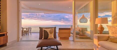 Tv, stereoanlæg, kontorer