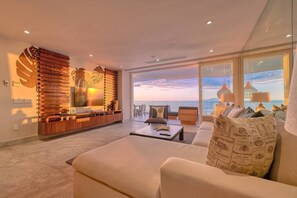 Televisión, estéreo y oficina 