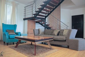 Smart-TV, Kamin, DVD-Player