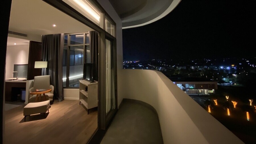 NEWCC HOTEL & SERVICED APARTMENT