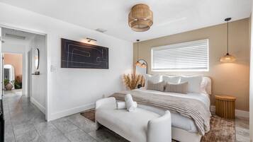 4 bedrooms, iron/ironing board, free WiFi, bed sheets