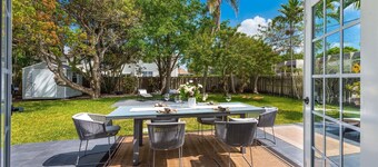 Open Layout House with Large Backyard 5 mins from beach