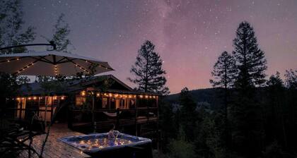 Open Air Cinema & Hot Tub | 1970s Log Cabin