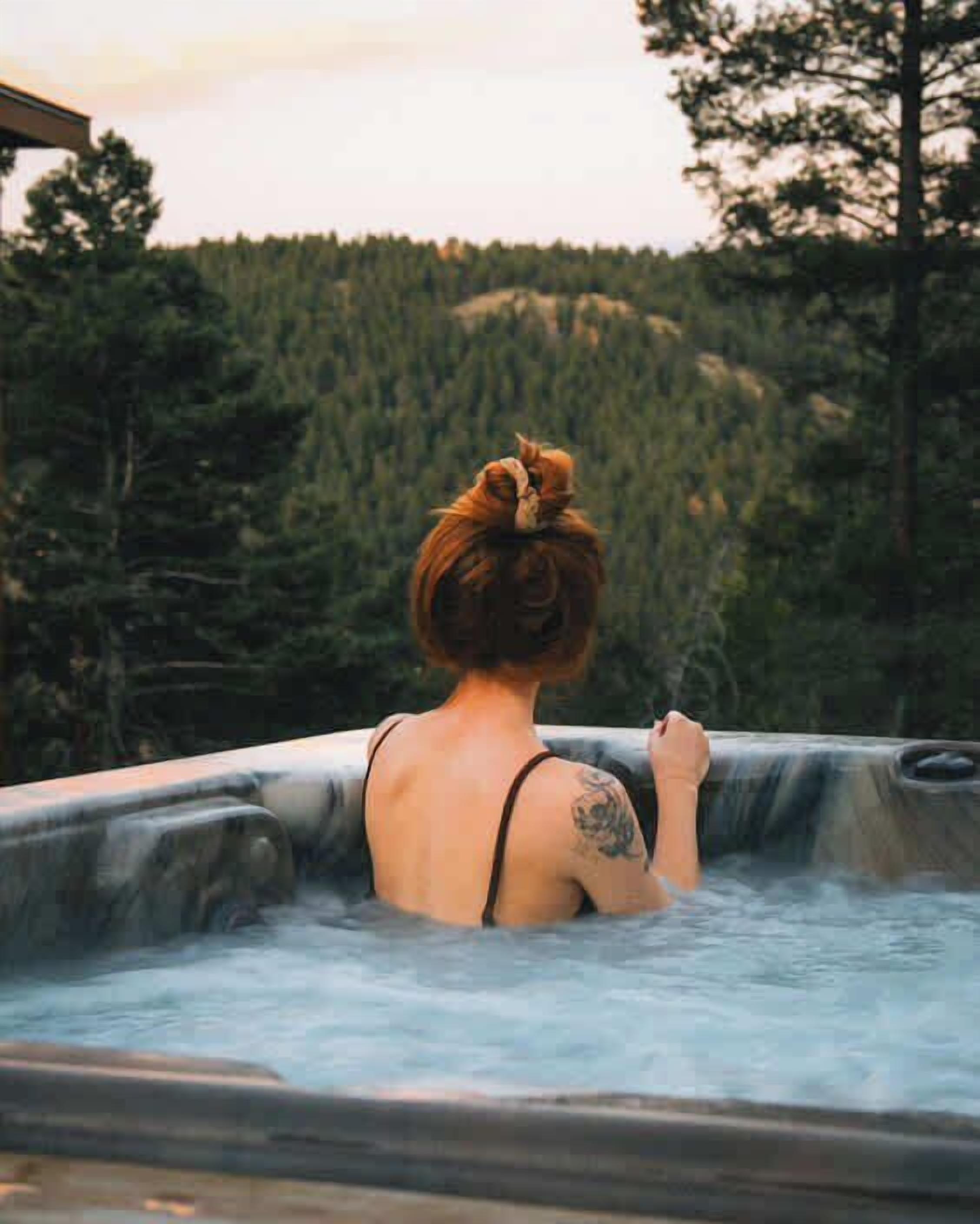 Outdoor spa tub