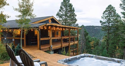 Genuine Log Cabin Retreat + Hot Tub & Covered Deck