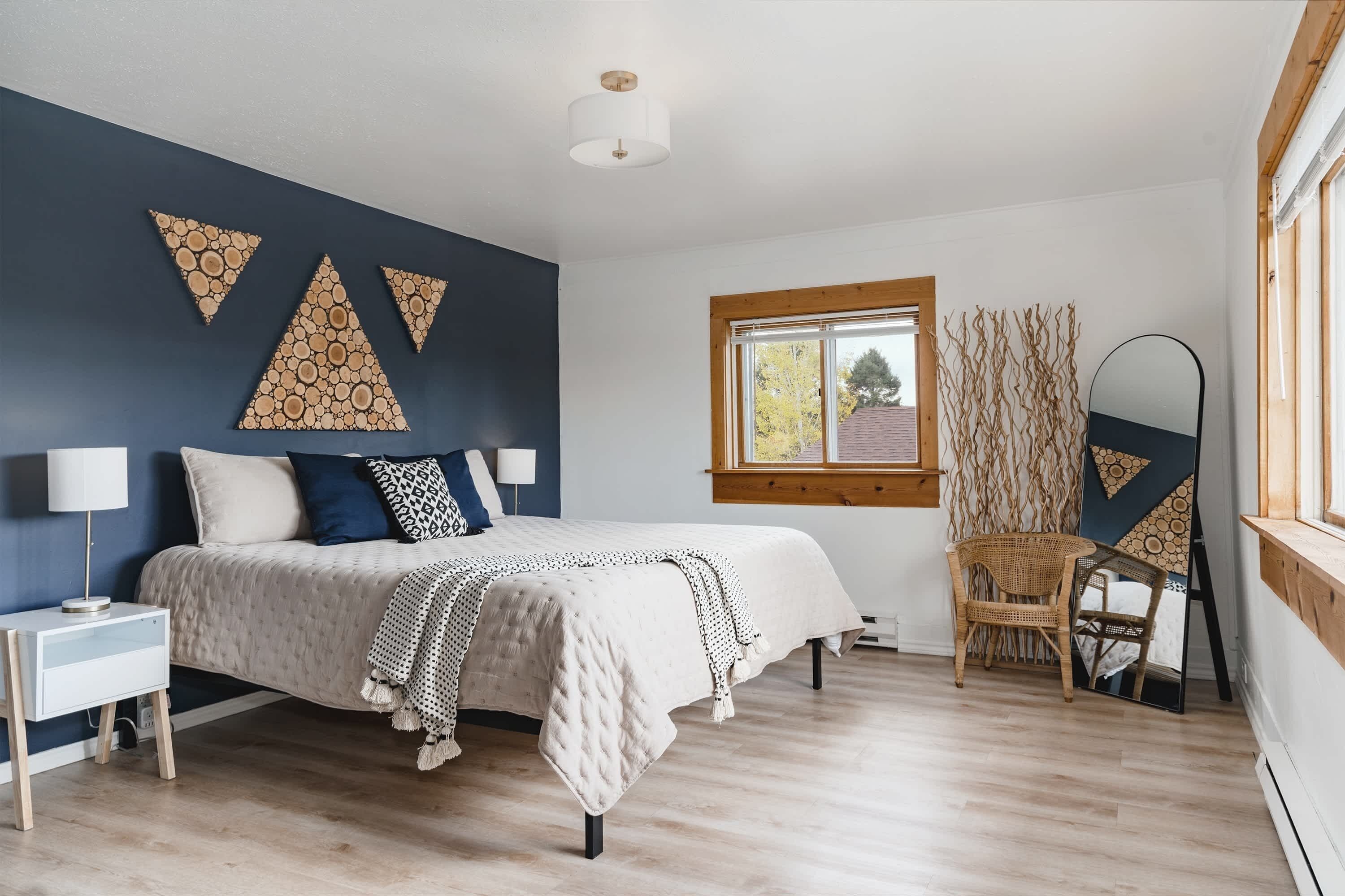 3 bedrooms, iron/ironing board, travel cot, WiFi