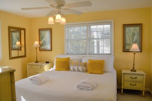 2 slaapkamers, een strijkplank/strijkijzer, gratis wifi, beddengoed