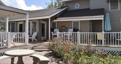 Steps to the beach, Hot tub & Parking