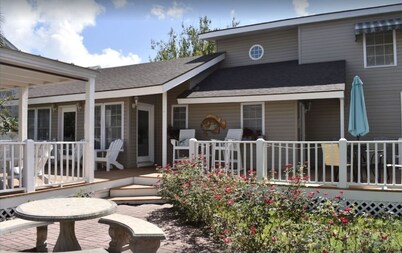 Steps to the beach, Hot tub & Parking