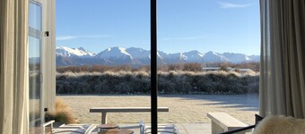 Tussock Fields, Twizel. EPIC mountain views!