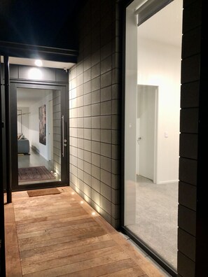 Interior - Tussock Fields, Twizel. EPIC mountain views! (Twizel)